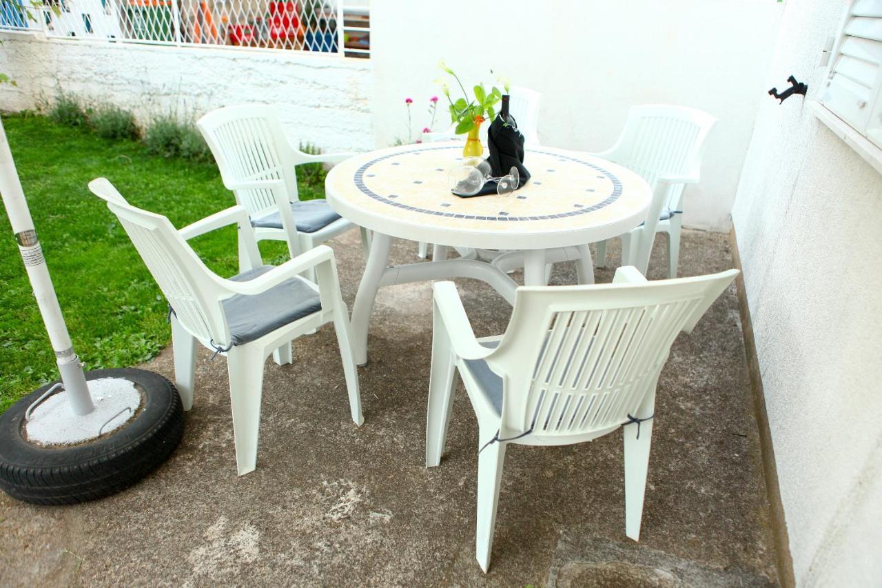 Apartmani Ana Juricev Vodice Exterior photo