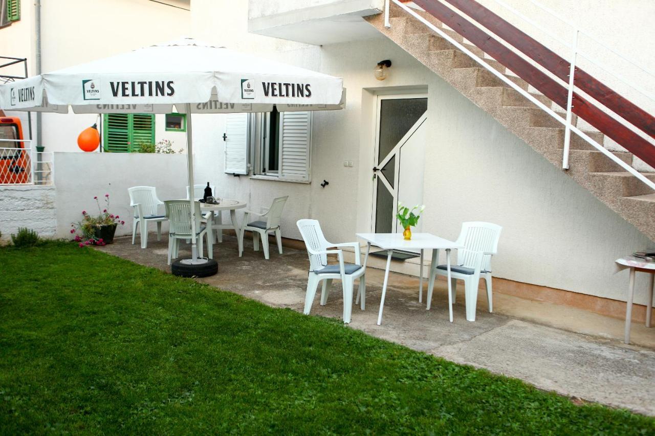Apartmani Ana Juricev Vodice Exterior photo