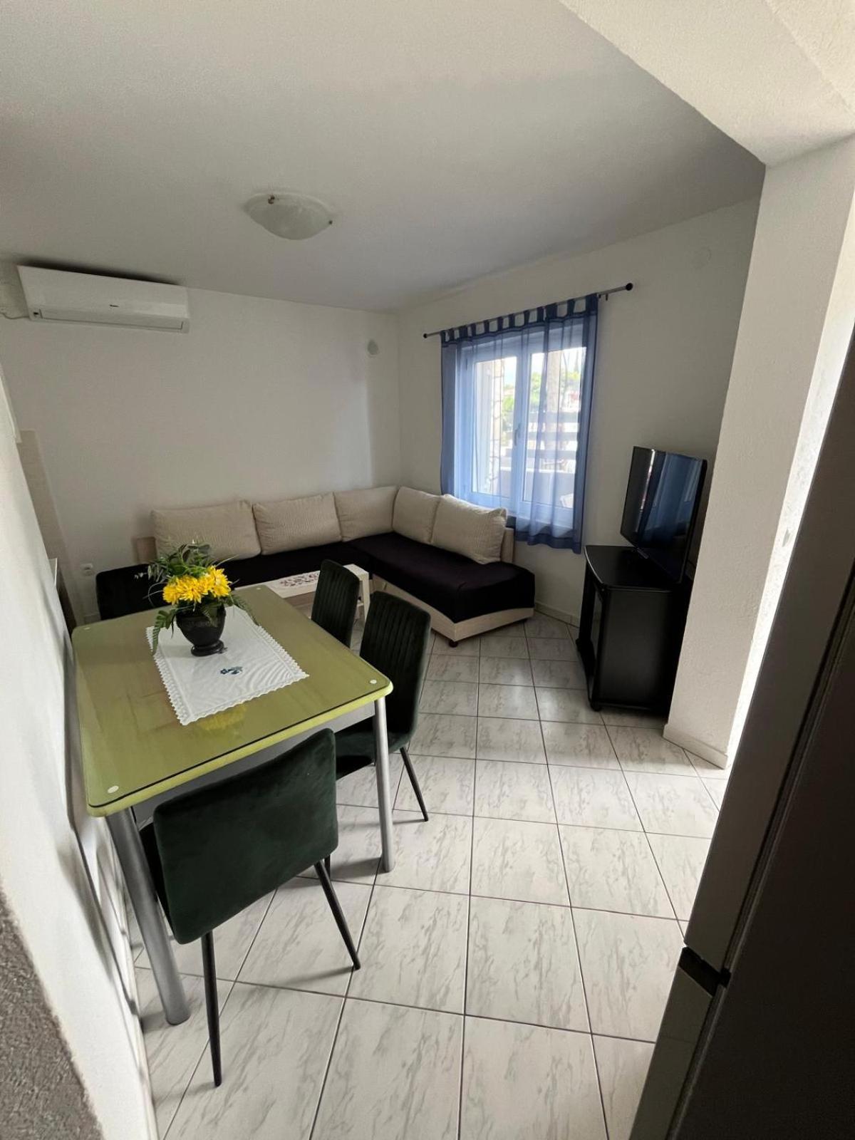 Apartmani Ana Juricev Vodice Exterior photo